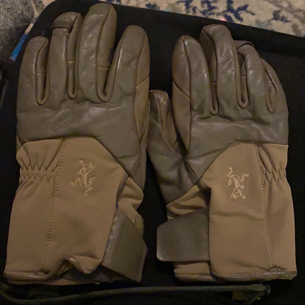 Arc’teryx Gore-Tex Gloves